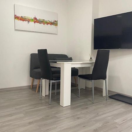 Urbanes, Modernes Apartment Mit Parkplatz Kassel Ngoại thất bức ảnh